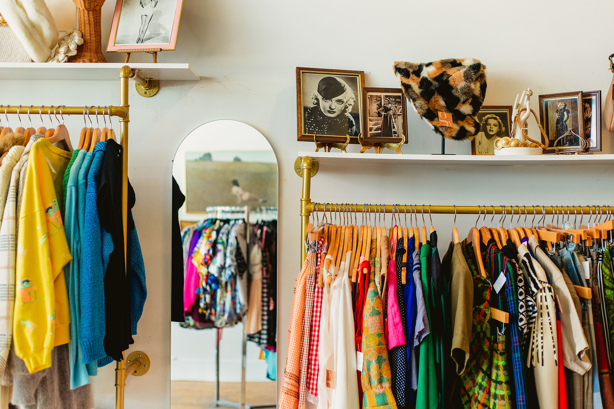 Read more about the article Vintage Row: A Guide to South Division’s Best Kept Secrets